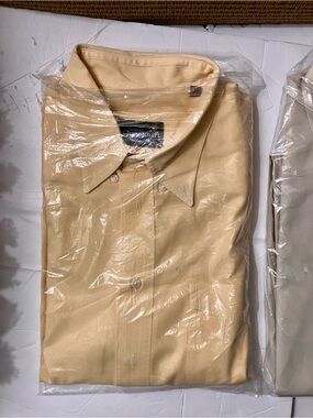 Men's Short Sleeve Dress Shirt in Yellow- Classic Collar
